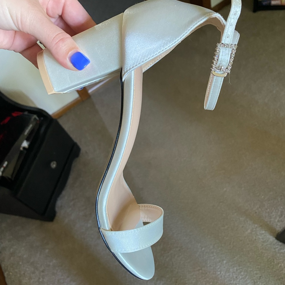 White Heels - Size 9 - Picture 2 of 2